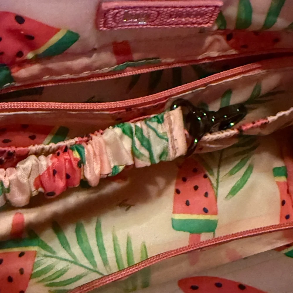 Lug Coral Quilted Small Tote Bag GUC - Picture 11 of 13